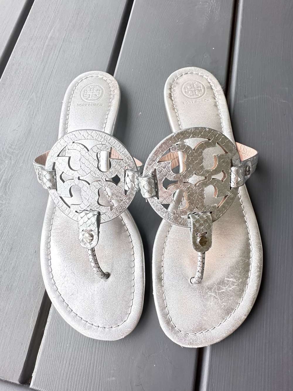 Tory Burch Silver Miller Metallic Logo Thong Sandals size 10